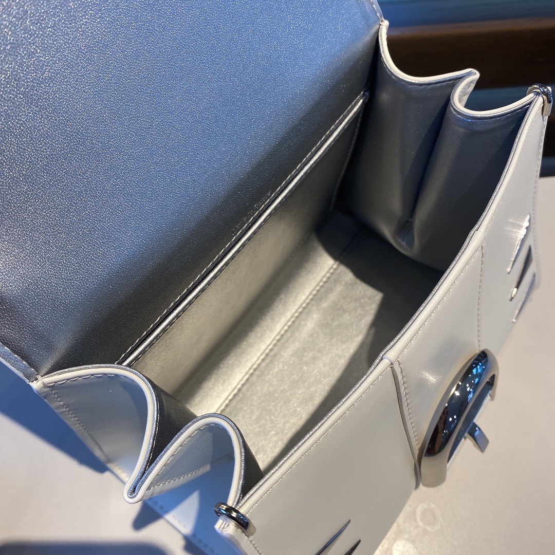 델보 브리앙 파이어워크 박스백